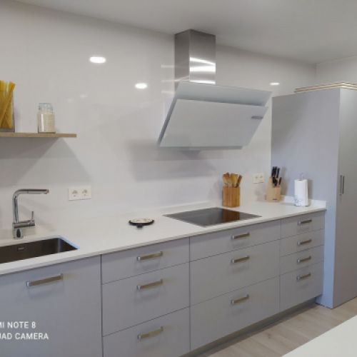 Diseño de baño con muebles a medida realizados por Tecnimueble en Valladolid