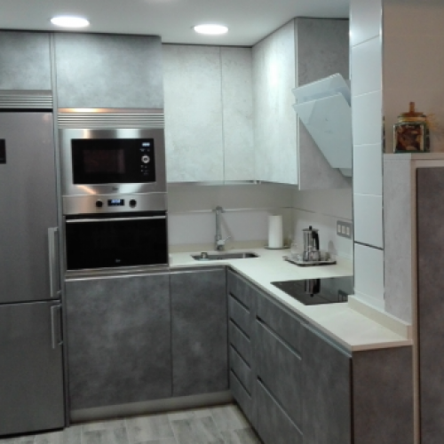 Cocinas de estilo contemporáneo con acabados de alta calidad de Tecnimueble