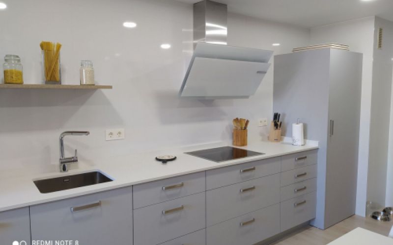 Diseño de baño con muebles a medida realizados por Tecnimueble en Valladolid